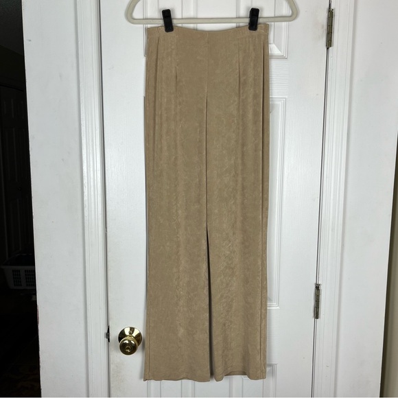 Chico’s Travelers Caramel Tan Straight Leg Pull On Pants - Picture 1 of 6